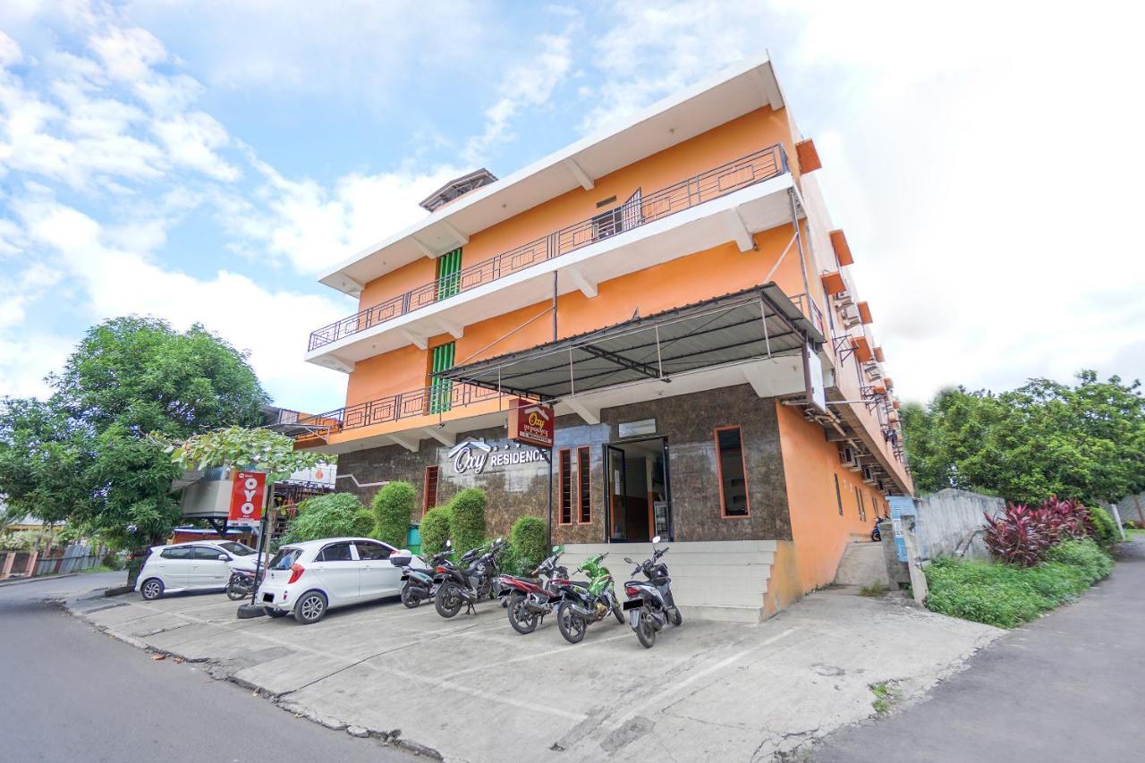 Hotel Super Oyo 2639 Oxy Townhouse Manado Esterno foto