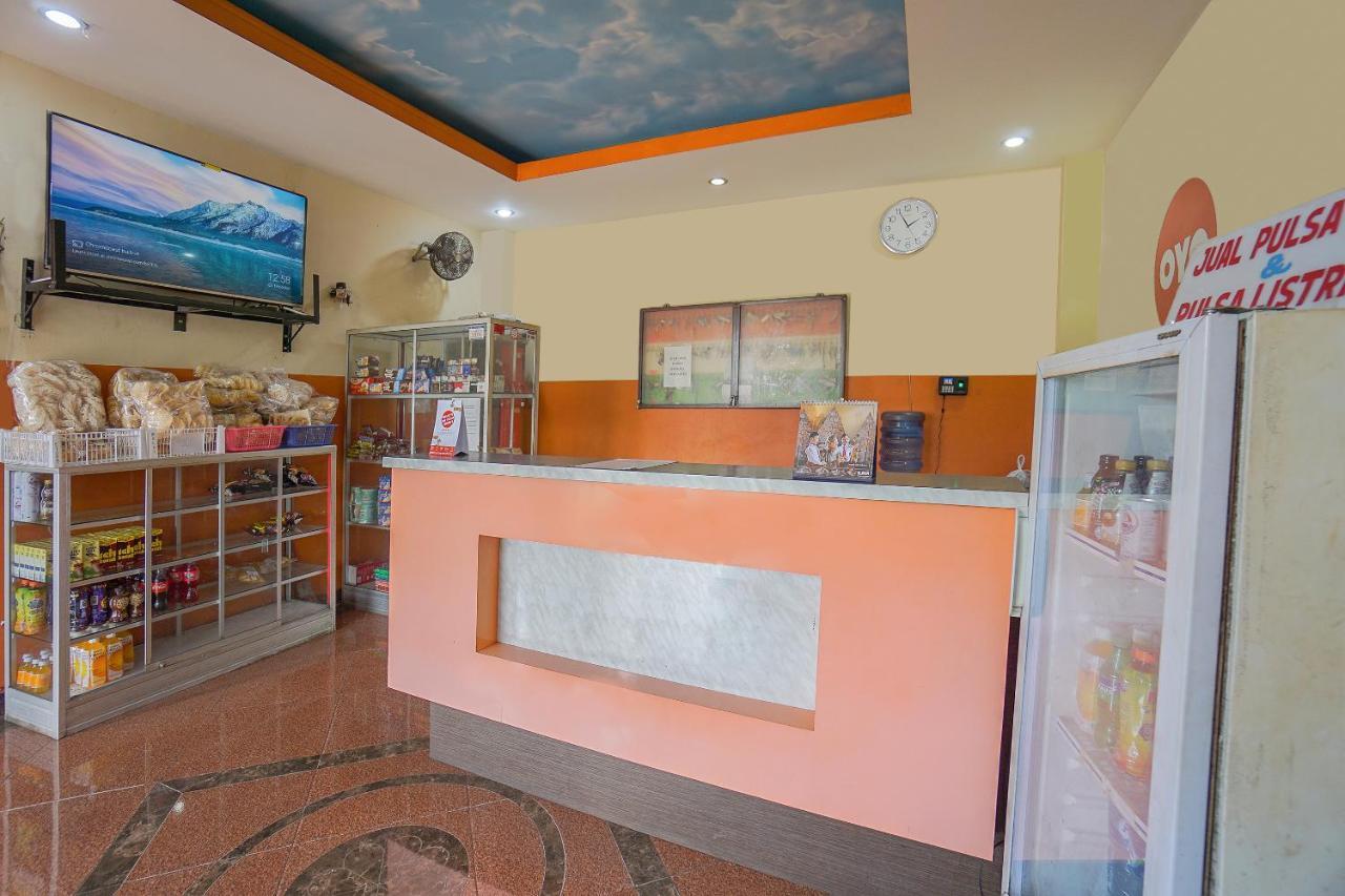 Hotel Super Oyo 2639 Oxy Townhouse Manado Esterno foto