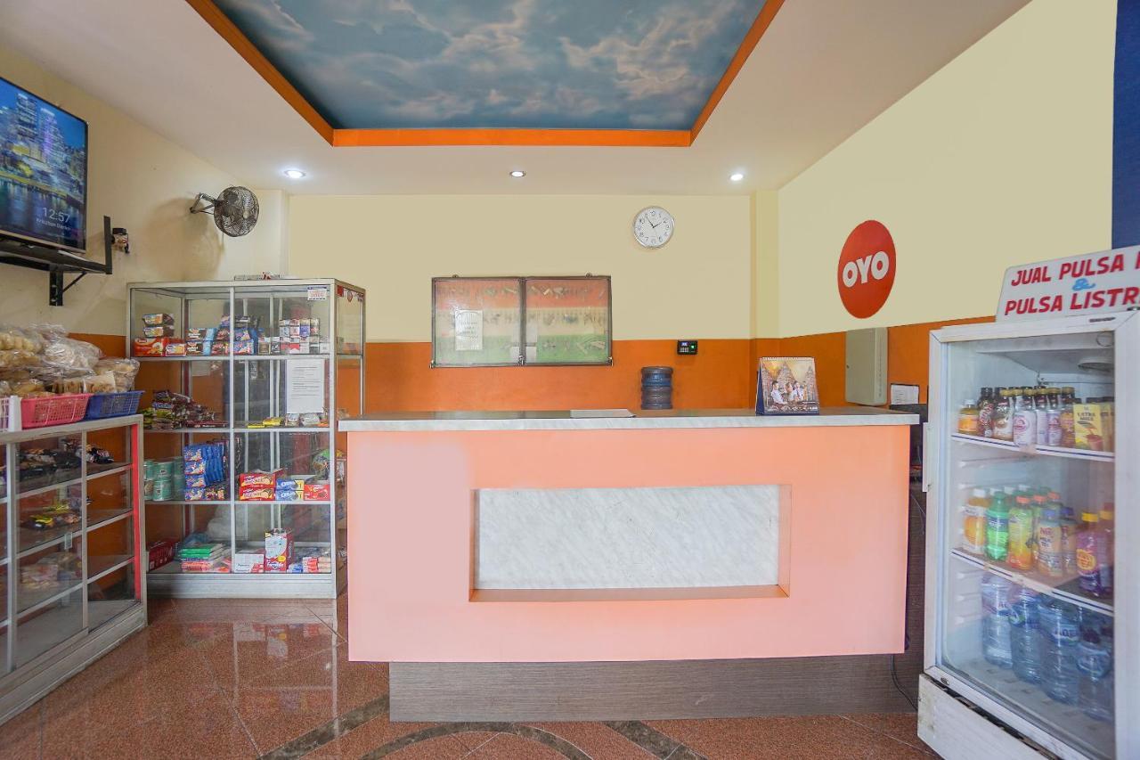 Hotel Super Oyo 2639 Oxy Townhouse Manado Esterno foto